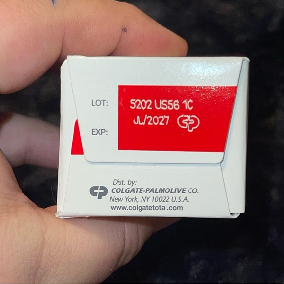 Colgate total toothpaste - Picture 9 of 11